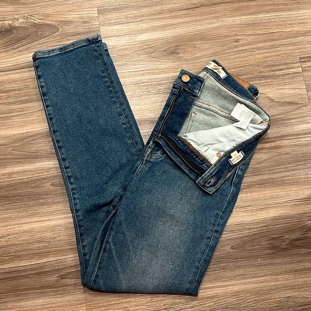 Madewell Women's Dark Blue High-Rise Straight Jeans